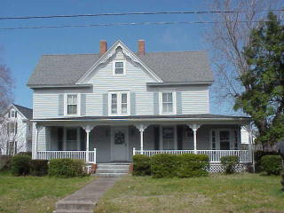 11 Market St, Onancock, VA 23417-1911