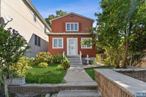 338 Gorge Rd, Cliffside Park NJ  07010-2737 exterior