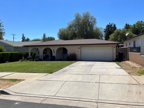1253 Chestnut Ave, Beaumont, CA 92223-1720