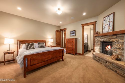 5872 Mtn Rnch Dr, Park City UT 84098-6177 exterior