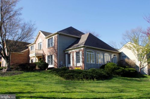 154 Christopher Dr, Princeton, NJ 08540-2322