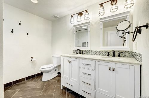 6660 Heritage Pl, Englewood CO 80111-4639 exterior