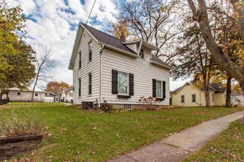 712 8th Ave, Wellman IA  52356-9279 exterior