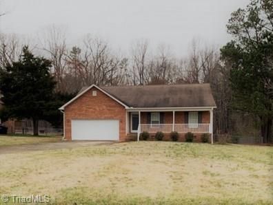 222 Blair Ct, High Point, NC 27263-3393