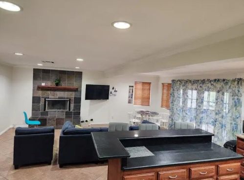 6384 Edison Ct, Riverside, CA 92505-2206