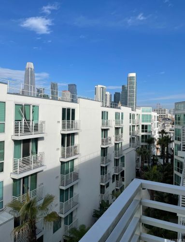 555 4th St, San Francisco CA  94107-1604 exterior