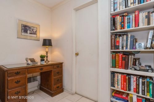 821 Castlewood Ln, Bannockburn IL  60015-2605 exterior