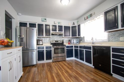 8784 Mathews Ln, Crown Point, IN 46307-1660