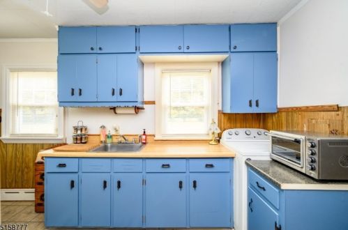 6 Dogwood Ln, Princeton NJ  08540-8439 exterior