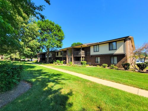 586 Somerset Ln, Bull Valley, IL 60014-3237