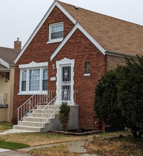7212 Sacramento Ave, Chicago, IL 60645-1132