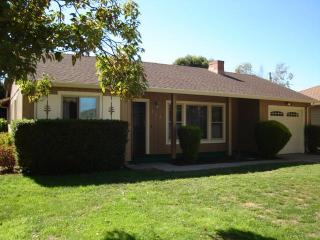 213 Loma Dr, Salinas, CA 93906-3311