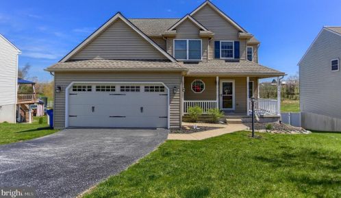 3932 Lyn Cir, York, PA 17315-4732