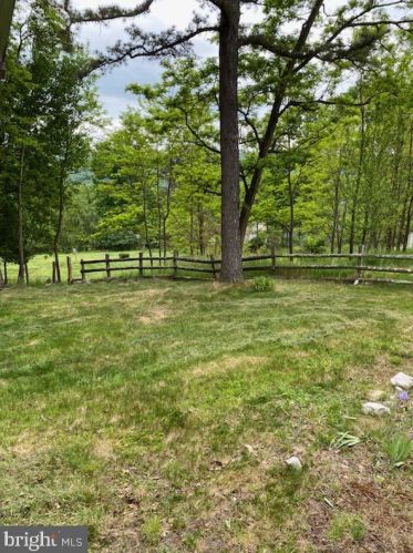 33 Blueberry Ln, Franklin WV  26807-8053 exterior