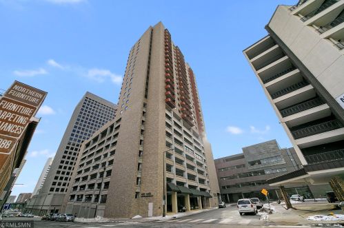 66 9th St, Saint Paul MN  55101-4700 exterior