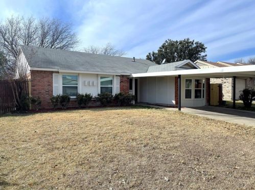 5645 Santa Fe Trl, Fort Worth TX  76148-3821 exterior