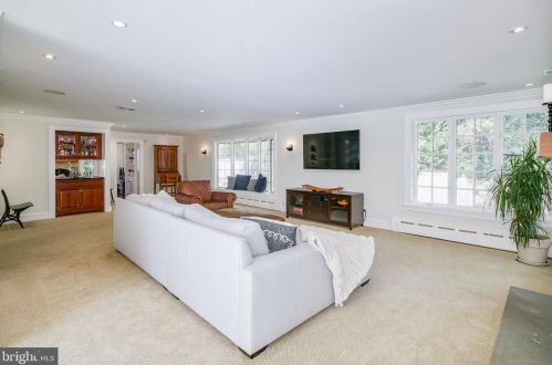 1023 Washington Ave, Tavistock NJ 08033-3605 exterior