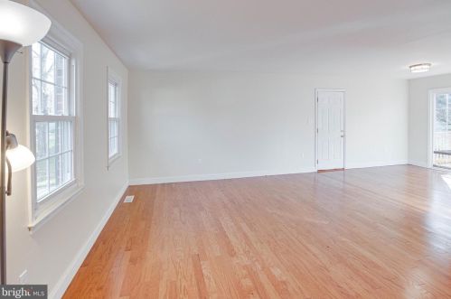 2665 Constitution Cir, Woodbridge, VA 22192-1301