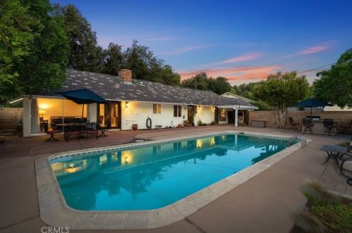 5677 Bedford Dr, Riverside, CA 92506-3404