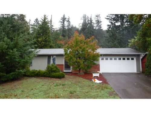 47641 1st St, Oakridge, OR 97463-9741