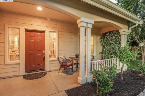 22 Trixie Dr, Livermore, CA 94550-8020