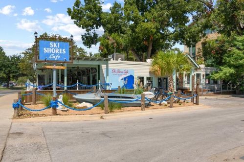 1600 Barton Springs Rd, Austin TX  78704-1081 exterior