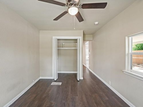 4220 Lakewood Dr, Fort Worth TX  76135-2703 exterior