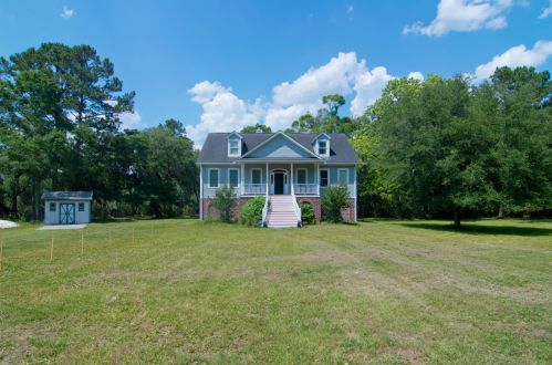 4890 Storage Rd, Meggett, SC 29449-5902