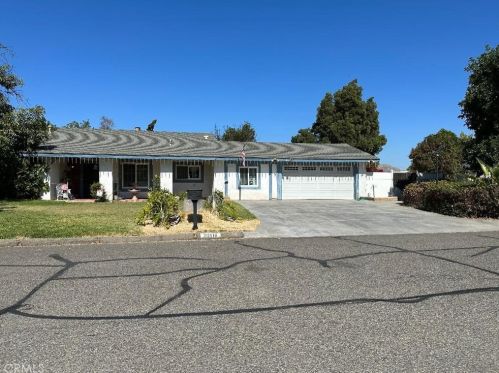 20516 Avenida Hacienda, Riverside CA  92508-2441 exterior