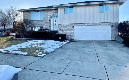 19416 Cherry St, Mokena, IL 60448-8334