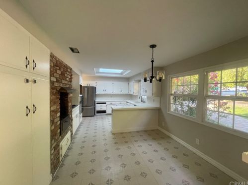12881 Fairhaven Ave, Santa Ana, CA 92705-1104