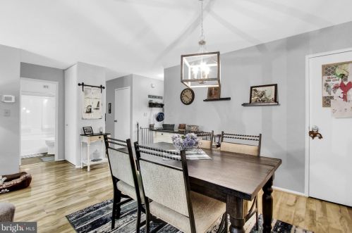 13 Valleybrook Dr, Lancaster PA  17601-4619 exterior