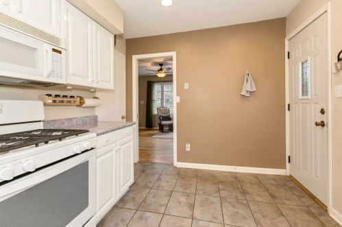 16490 8th St, St Marys Point, MN 55043-9462