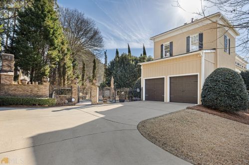 4027 St Georges Ct, Duluth GA  30096-1413 exterior