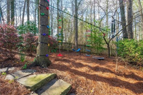 1075 Queensgate Dr, Smyrna GA  30082-6400 exterior
