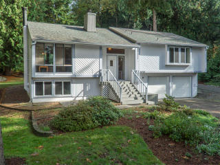 24720 Mirrormont Pl, Bellevue, WA 98027-6970