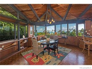 1127 Aalapapa Dr, Kailua, HI 96734-3272