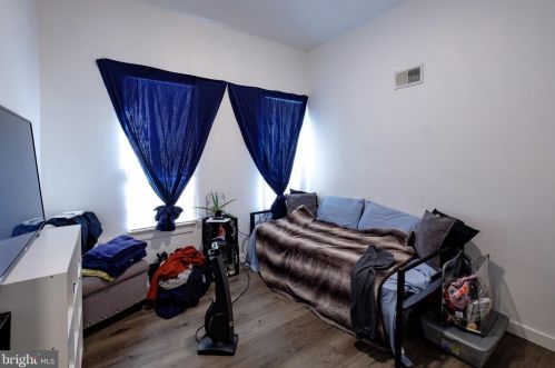 2024 8th St, Philadelphia PA  19122-1304 exterior