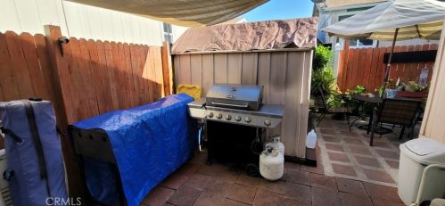 9080 Bloomfield Ave, Cypress CA 90630-2445 exterior