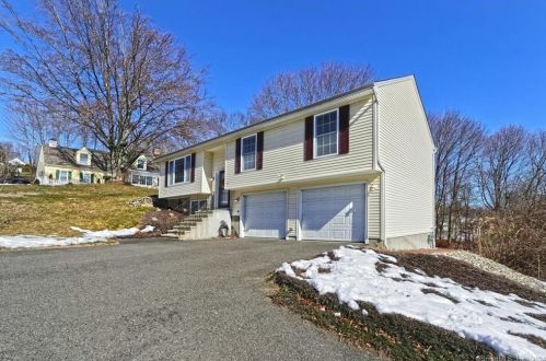 51 Sentinel Hill Rd, Derby, CT 06418-2423