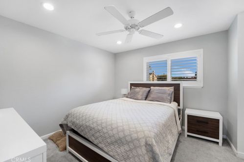 19745 Keswick Ln, Huntington Beach CA  92646-4246 exterior