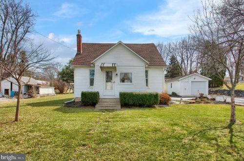 515 Spring Garden St, Carlisle, PA 17013-2559