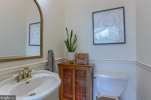 246 College St, Carlisle PA  17013-3754 exterior