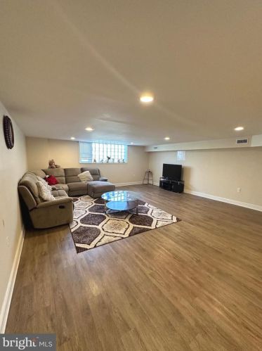 8603 Bustleton Ave, Philadelphia PA  19152-1205 exterior