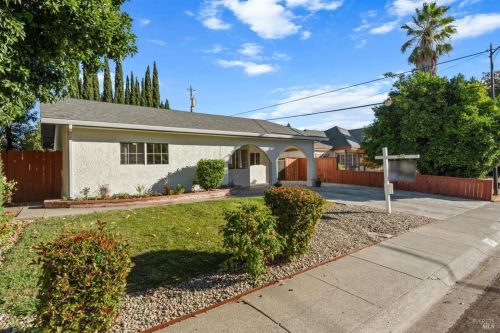 348 Elder St, Vacaville, CA 95688-2622