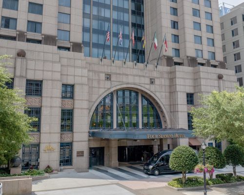 75 14th St, Atlanta GA  30309-3604 exterior
