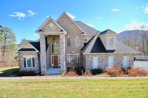 3456 Wellington Dr, Roanoke, VA 24014-6469