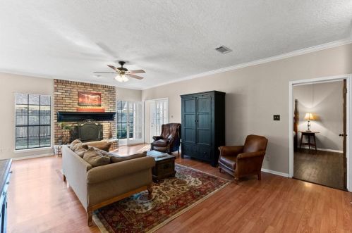 206 Deep Dl Ln, Conroe TX  77304-7208 exterior