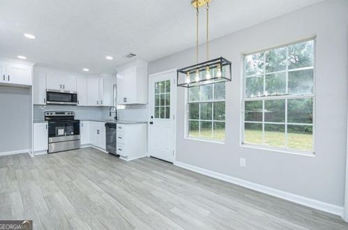 5484 Denny Dr, Atlanta GA  30349-5223 exterior