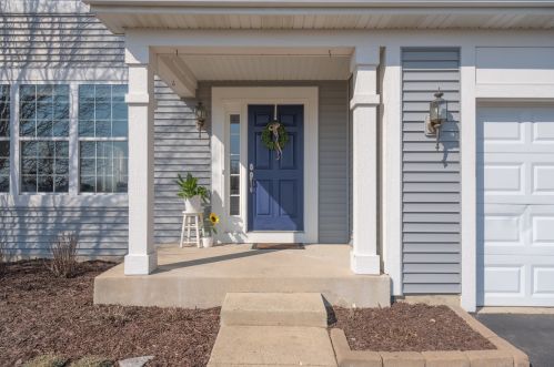 2956 Foxmoor Dr, Boulder Hill, IL 60538-4086